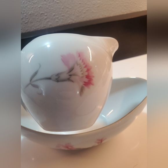 Fine China Royal Court , Carnation, Japan, Cream and Gravy Boat set, Vintage - Picture 12 of 12